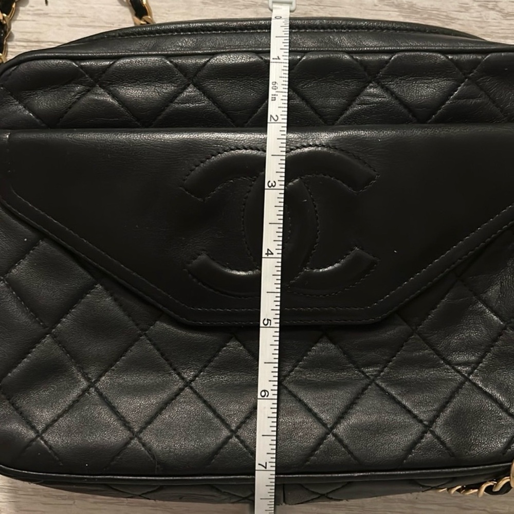 Chanel vintage camera bag 👜🤩 - Picture 6 of 6